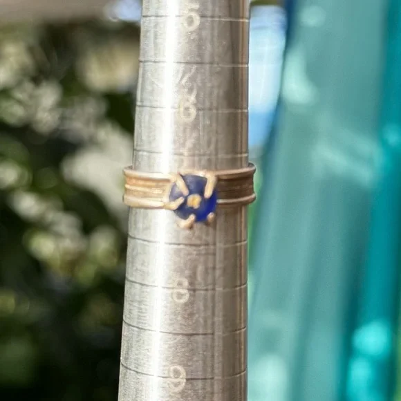 Unique blue sea glass with sand stuck sterling & fine silver thick band crown - Picture 5 of 5